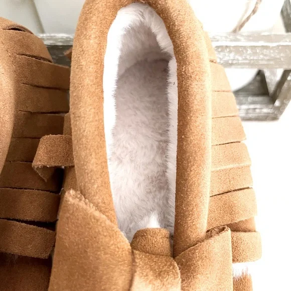 Monkey Feet Brown Bow - Picture 4 of 4